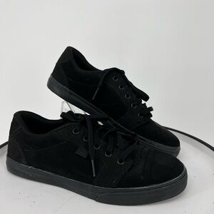 DC BLACK LEATHER SKATEBOARD SHOE SNEAKERS YOUTH ANVIL‎